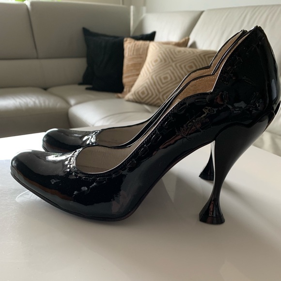 John Fluevog black patent pumps in black, size 9. Fits like an 8.5. - Picture 2 of 3